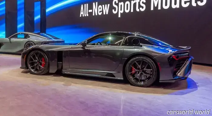 Joel Feder

Крупнейшие автомобильные новости и обзоры, без ерунды

Наша бесплатная ежедневная рассылка отправляет вам действительно важные материалы каждый будний день.

Эталоны задают планку, и команда Toyota отлично знает, на что способна конкуренция на трассе. Председатель Акio Тойода не стал смягчать формулировки: автопроизводитель не допустит унижения, и с GR GT он намерен показать миру, что может побеждать как на улицах, так и на треке.

На презентации GR GT недалеко от Фудзи, в Woven City компании, руководитель проекта Такаши Дои не стал подтверждать время круга на Нюрбургринге и не называл целевого показателя. Но руководитель нового флагманского спортивного автомобиля сказал: «В общем дизайне есть потенциал», когда его спросили, способен ли GR GT проехать Нордшляйфе быстрее семи минут.

Дои отметил, что времена конкурентов «у них в голове». Какие конкуренты? Porsche 911 GT3 и Mercedes‑AMG GT, среди прочих. Самые «заряженные», полностью трековые версии обоих спорткаров проехали «Зелёный ад» менее чем за 7 минут.

Porsche 911 GT3 сделал это за 6:56.294 с пакетом Weissach и механической коробкой передач, в то время как AMG GT Black Series прошёл кольцо за 6:43,616. Последний результат стал на сегодняшний день самым быстрым кругом серийного автомобиля с передним размещением двигателя. Команда осведомлена об этих цифрах, ясно дал понять Дои.

Председатель Toyota Акио Тойода представляет дорожную версию GR GT. Joel Feder

Дои сказал, что жёсткой целевой планки пока не установлено, и что хотя прототипы испытывают на Нюрбургринге и в других местах, команда ещё не дошла до стадии сбора твёрдых результатов. Прототипы пока слишком ранние в развитии для этого.

На данный момент прогнозы Toyota носят теоретический характер и основаны на данных. Но это не значит, что это пустые заявления.

Например, генеральный директор Ford Джим Фарли не объявил бы Mustang GTD стоимостью 325 000 долларов и не утверждал бы, что автомобиль сможет проехать круг на Нюрбургринге за менее чем 7 минут, не зная точно, что на бумаге его машина может справиться с этим испытанием. Это была бы смелая и потенциально позорная ставка. Компьютерное моделирование и данные на ранней стадии показывают, чего конструкция теоретически могла бы достичь при правильных условиях, отбрасывая множество переменных, которые инженеры не в состоянии контролировать.

Тойода был ясен: унижение — недопустимо. Дои был ясен: у этой машины есть потенциал. Сцена расставлена, но нам придётся дождаться окончания разработки, чтобы узнать, на что действительно способен GR GT на кольце. До тех пор? У него «есть потенциал».

Toyota оплатила поездку, проживание и подала немного сырой рыбы, которую я определённо не ел, чтобы предоставить вам этот репортаж из первых рук.

Есть информация о том, на что способен автомобиль? Напишите нам на [email protected]