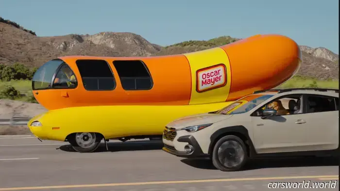 Il Wienermobile di Oscar Mayer ha fatto una comparsa in uno spot della Subaru: TDS
