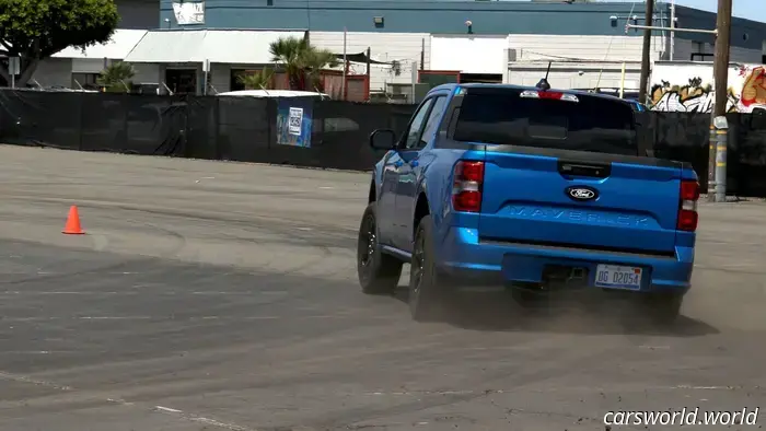 Análisis del Ford Maverick Lobo First Drive 2025: Una Entretenida Camioneta Urbana Que Solicita Más.