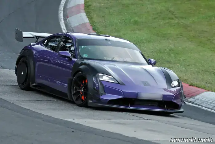 Avvistata: la Porsche Taycan GT4 RS estrema raggiunge il punto di rottura al Nürburgring