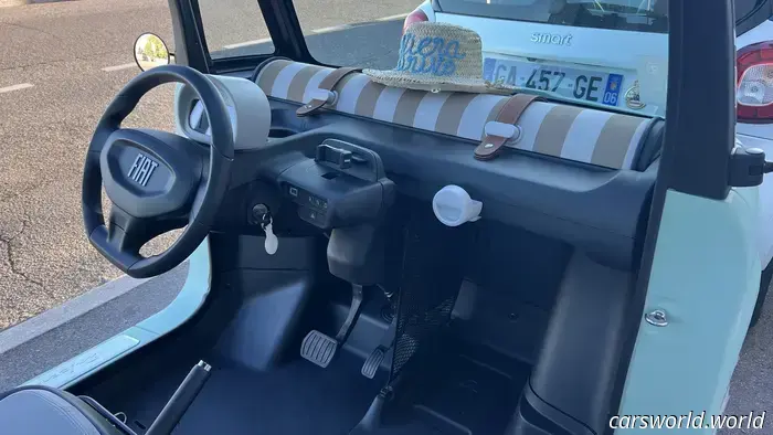 Recensione della Fiat Topolino 2025: com'è guidare una cabina da spiaggia su ruote