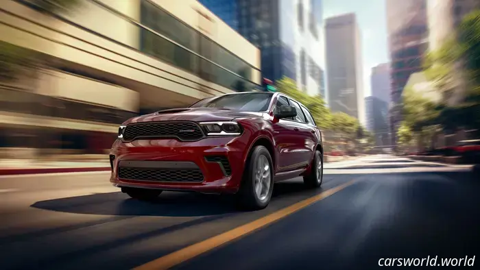 El Dodge Durango De 14 Años Puede Quedarse Hasta 2028 y Quedarse con el Hemi V8