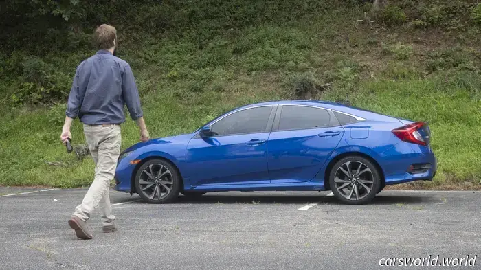 Автомобильные коврики TuxMat преобразили этот Honda Civic, придав ему вид представительского автомобиля.