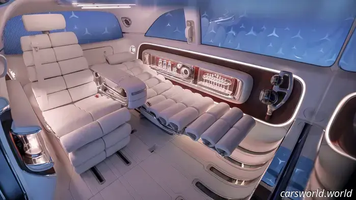 La Furgoneta con Concepto de Sala VIP Rodante de Mercedes Hace que una Clase S Parezca Abarrotada