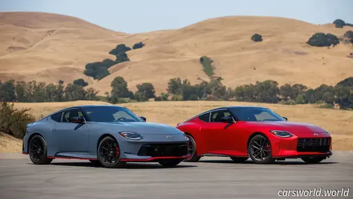 Un Nissan Z de 400 HP Ahora Cuesta Menos Que un Mazda MX - 5 Miata