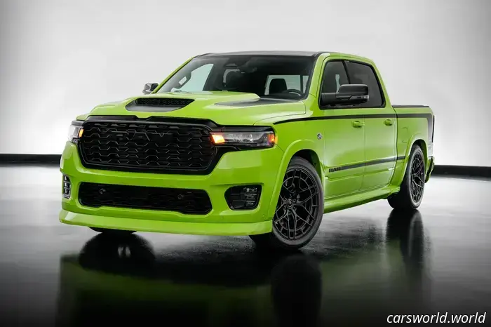 Ram спроектировала собственный держатель ковбойской шляпы на приборной панели