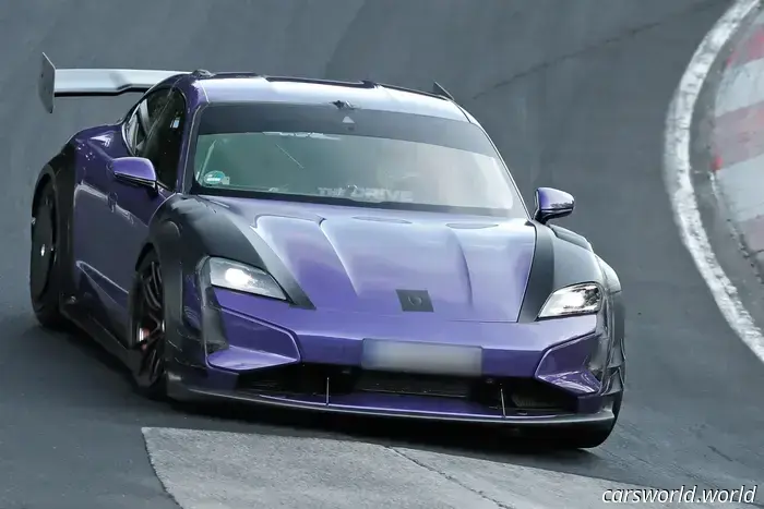 Avvistata: la Porsche Taycan GT4 RS estrema raggiunge il punto di rottura al Nürburgring