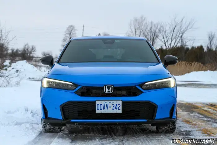 2025 Honda Civic Hybrid Hatchback Recensione: ancora una scelta superiore