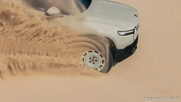 Лучшая часть лимитированной серии Rivian R1 California Dune от Rivian - это колеса