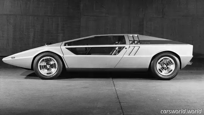 El Hijo De Giugiaro Diseñó Su Propio Auto Maserati Wedge Después del Icónico Concepto Boomerang De 1971