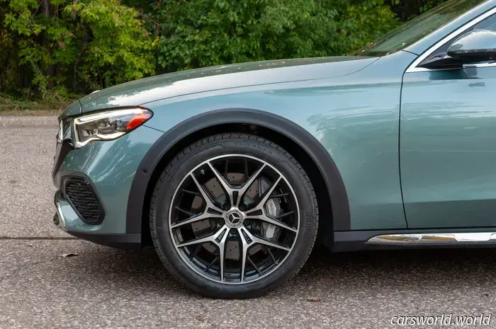 Recensione della Mercedes‑Benz E450 All‑Terrain 2025: puntando a tutte le strade