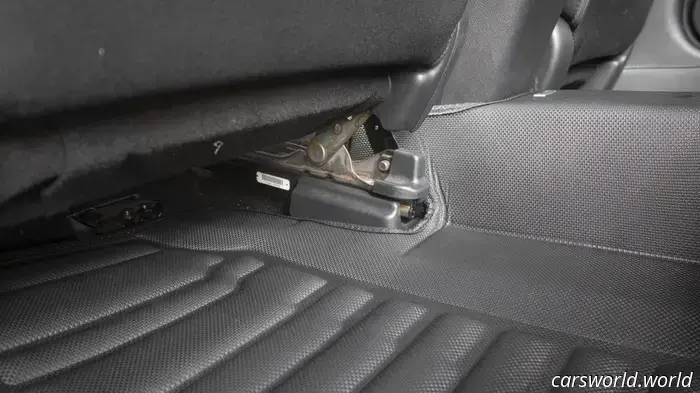 Автомобильные коврики TuxMat преобразили этот Honda Civic, придав ему вид представительского автомобиля.