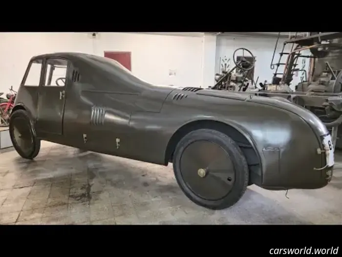 Este Automóvil Rumano De 103 Años Con Zapatos De Payaso Fue Pionero en La Aerodinámica Automotriz tal como La Conocemos