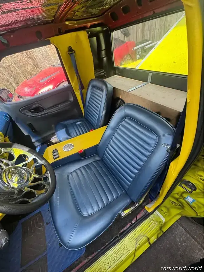 El Ford Ranger De Seis Ruedas Golpeado A La Venta Parece una Carroza De Desfile Flavortown