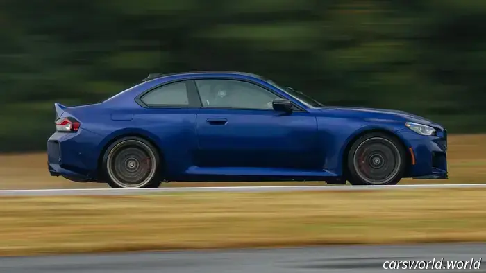 Prima prova su strada della BMW M2 CS 2026: 108.000 dollari e in pista si comporta come tale