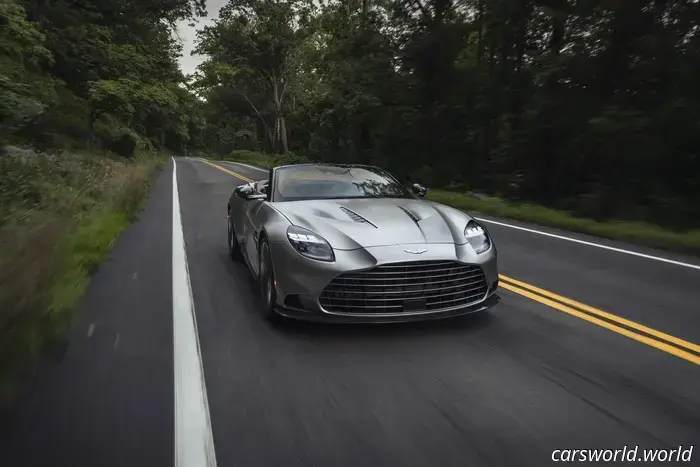 Revisión del Aston Martin Vanquish Volante 2026: Como montar en un Pegaso