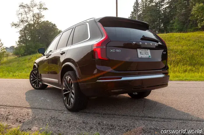 Reseña del Volvo XC90 T8 2025.5: la forma más elegante de transportar un colchón individual