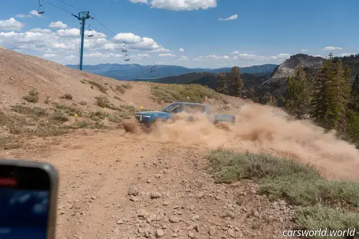Prova su strada della Rivian R1T Quad 2026: Quando troppo è semplicemente abbastanza
