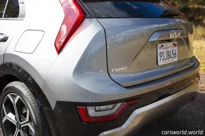 2025 Kia Niro Plug-In Hybrid Review: Excelling in a Single Aspect