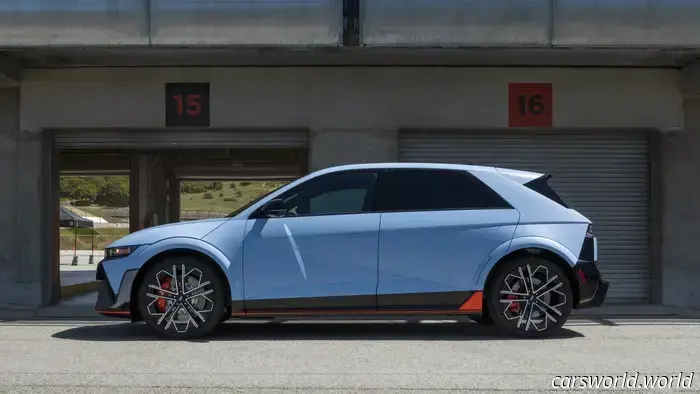 Категорический отказ: автопроизводители дразнят идеей трициклов и UTV как будущее доступных и весёлых «автомобилей»