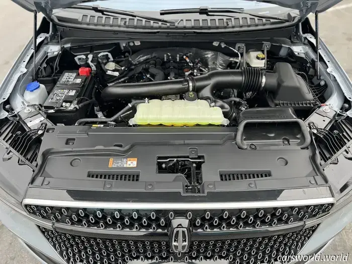 Revisión del Lincoln Navigator First Drive 2025: Un Día de Spa Móvil de $100K