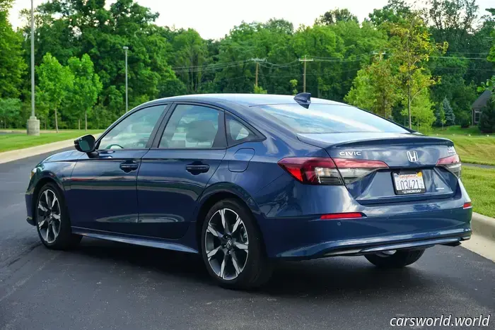 I drove a 2025 Honda Civic Hybrid for two months and effortlessly achieved 51 MPG.