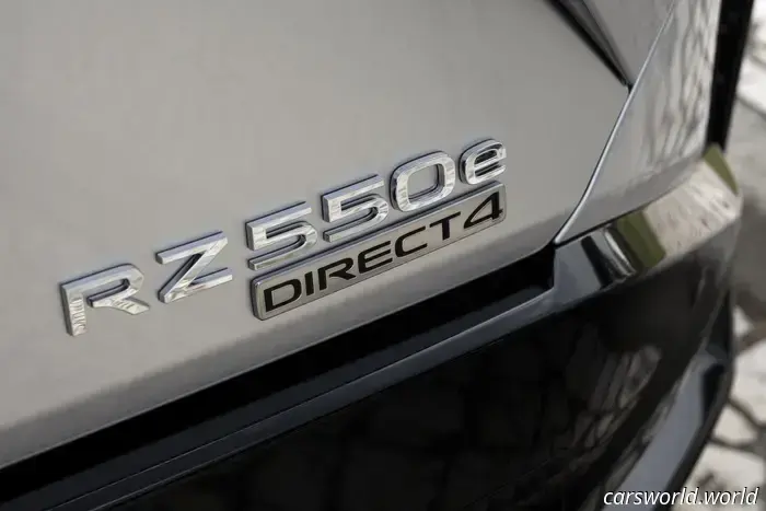 2026 Lexus RZ 550e Prima prova su strada: un veicolo elettrico elegante e sportivo che non può percorrere lunghe distanze