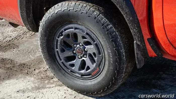 Revisión del Nissan Frontier Pro-4X 2025: Es Mejor Porque es Peor