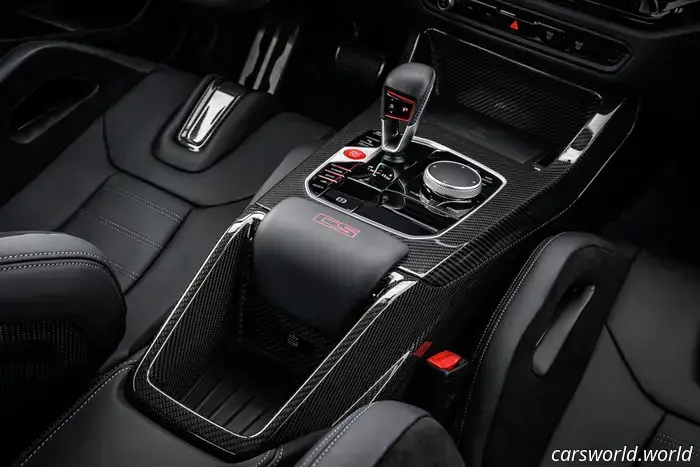 2026 BMW M2 CS è 100 libbre più leggero e aggiunge 50 CV ma perde il manuale