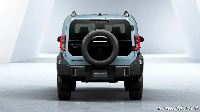 Новый FJ от Toyota по сути представляет собой уменьшённый Land Cruiser.