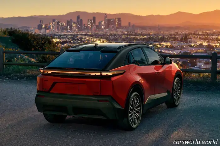 Возможно, К Электромобилям Toyota Наконец-То Стоит Отнестись Серьезно