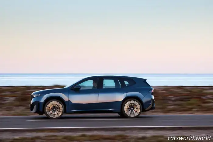 2026 BMW iX3 svelata: ecco il progetto per il futuro di BMW