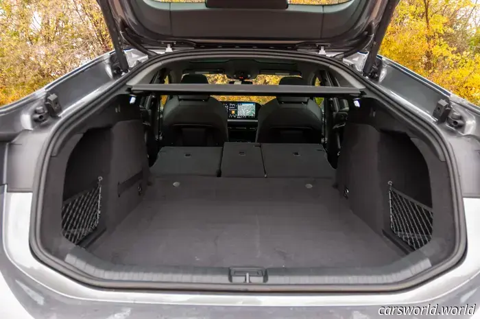 2025 Audi A6 E-Tron Sportback Reseña: Revolución de la tracción trasera en la casa de Quattro