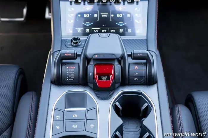 2025 Lamborghini Urus SE Recensione: Il Super SUV Unapologetically sciocco