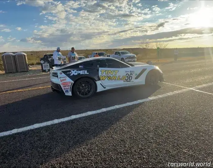 Il calore rovente dello scarico ha fuso questa Corvette ZR1 mentre viaggiava a una media di 173 miglia all'ora per 118 miglia.