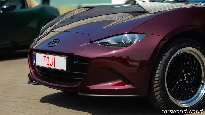 Limited-Run Mazda Miata 'Toji' ha un set di classe di Mods estetica sottile