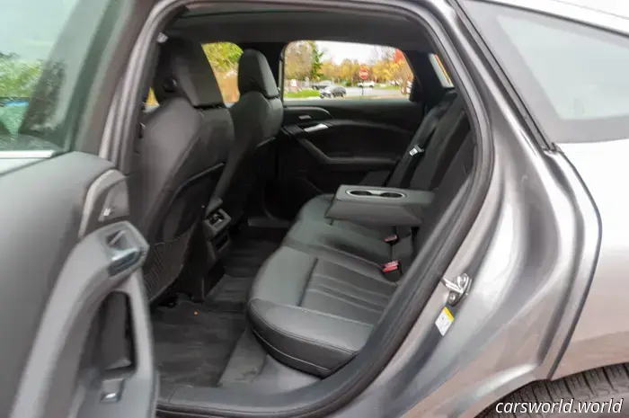 2025 Audi A6 E-Tron Sportback Reseña: Revolución de la tracción trasera en la casa de Quattro