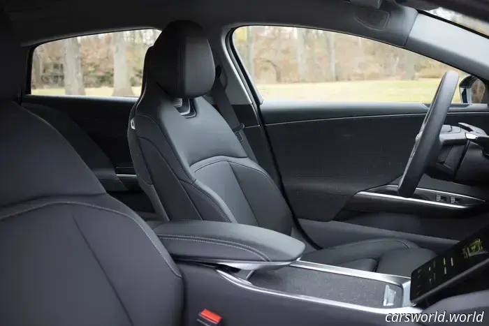 Lucid Air Touring делает так много правильно, что проще простить то, что он делает неправильно. К тому же, ты его видел?