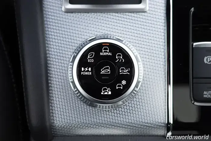 Recensione della Nissan Rogue 2026 ibrida plug-in: il jolly elettrificato