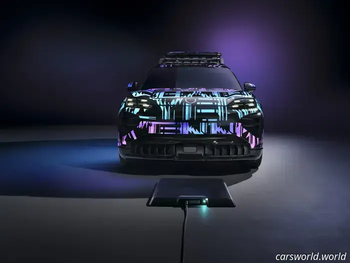 La Porsche Cayenne elettrica del 2026 avrà la ricarica wireless.
