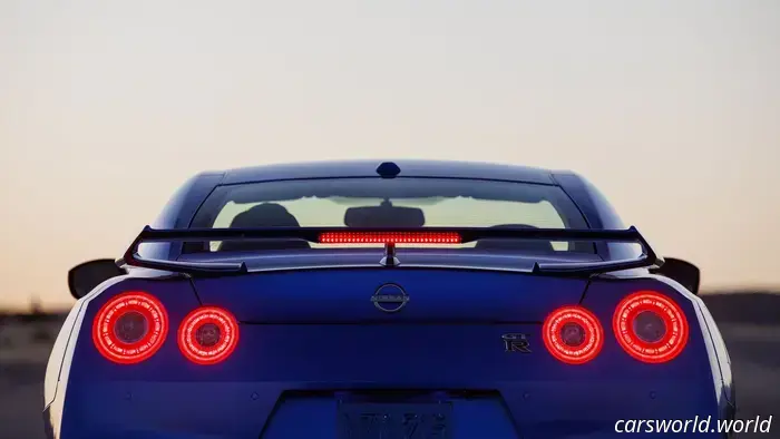 «Крестный отец GT‑R» компании Nissan хочет, чтобы будущие модели были с бензиновыми двигателями.