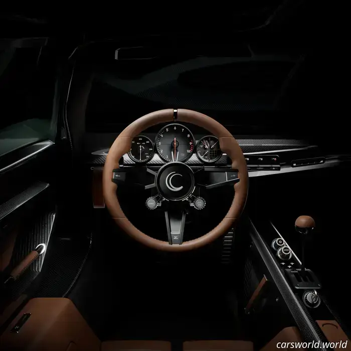 La nuova hypercar con cambio manuale a cinque marce ha carrozzeria Zagato su telaio in stile Le Mans.