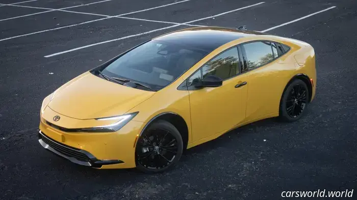 Recensione della Toyota Prius Nightshade 2026: l'auto pratica si pavoneggia