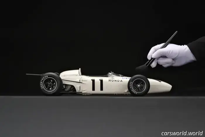 Este modelo de Honda F1 tiene un precio superior al de un automóvil real.