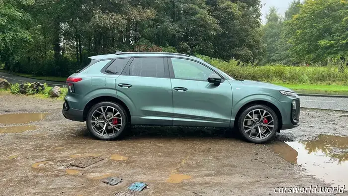 Prima prova su strada della Audi Q3 2026: l'allestimento base non deve per forza essere scadente