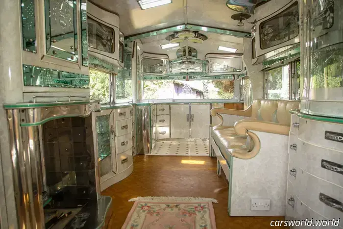 Il tuo Airstream non regge il confronto con questa roulotte Vickers degli anni '50.