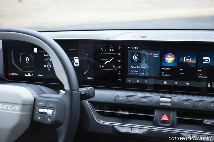 La Lucid Air ha uno schermo che vorrei avessero tutte le auto