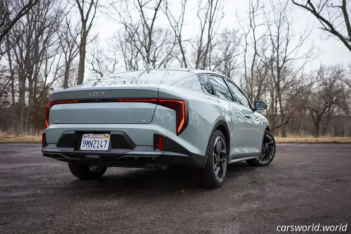 2025 Kia K4 Review: The Honda Civic Tailored for Android Enthusiasts