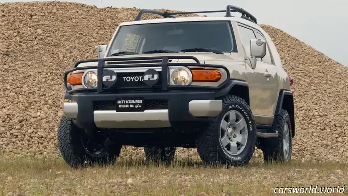 Questo Toyota FJ Cruiser del 2008 ha subito un restauro di 1.000 ore e — Wow