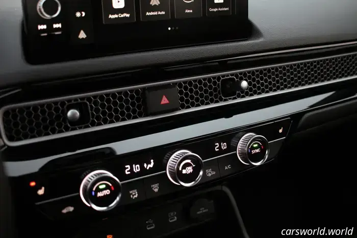 2025 Honda Civic Hybrid Hatchback Recensione: ancora una scelta superiore